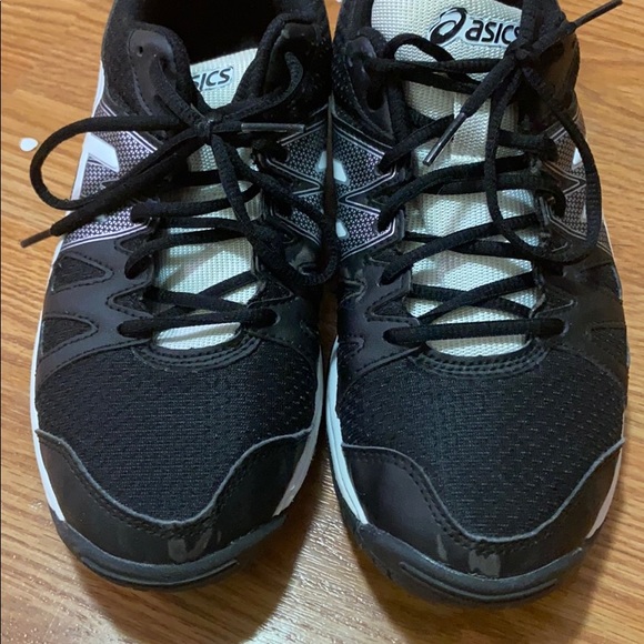 asics upcourt 2 volleyball shoes